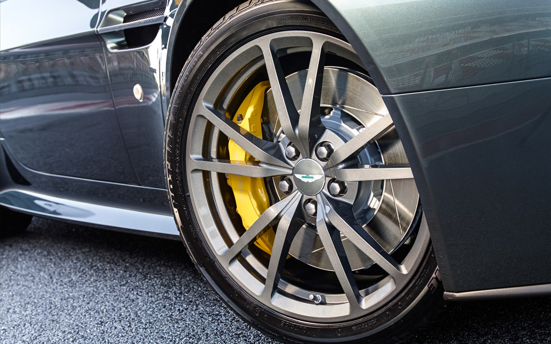 Aston Martin V8 Vantage N430 2015
